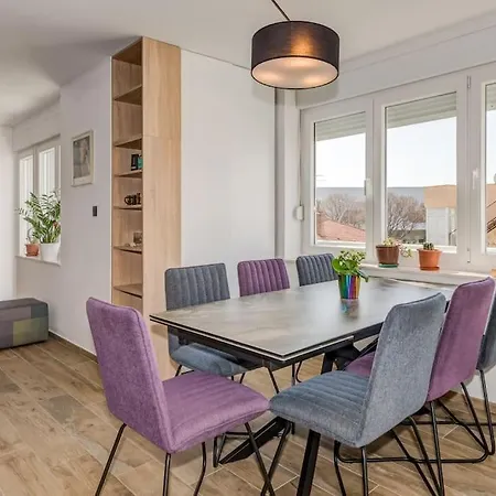 Bells & Whistles Apartament *