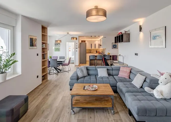 Bells & Whistles Apartament *