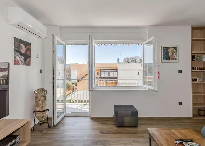 Bells & Whistles Apartament *