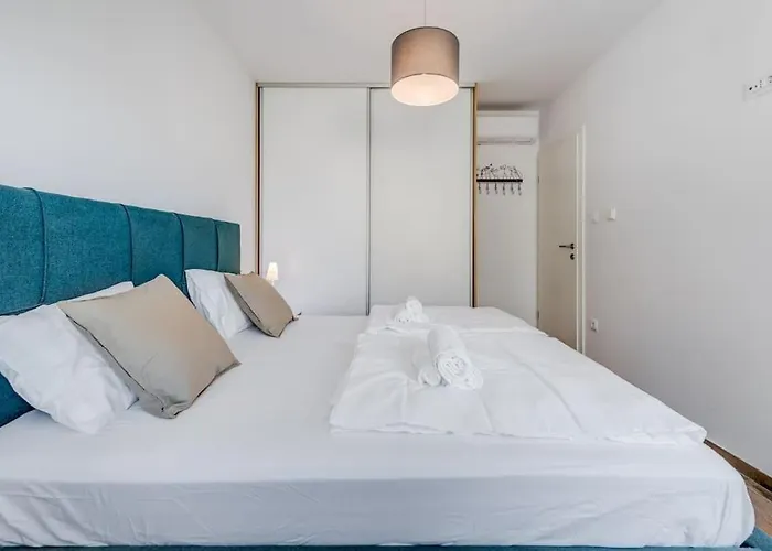 Bells & Whistles * Split