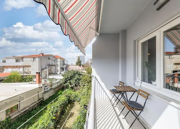 Bells & Whistles Split