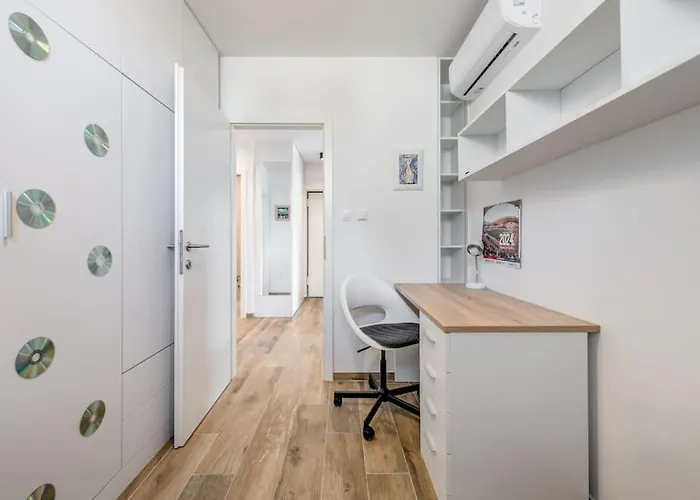 Bells & Whistles * Split